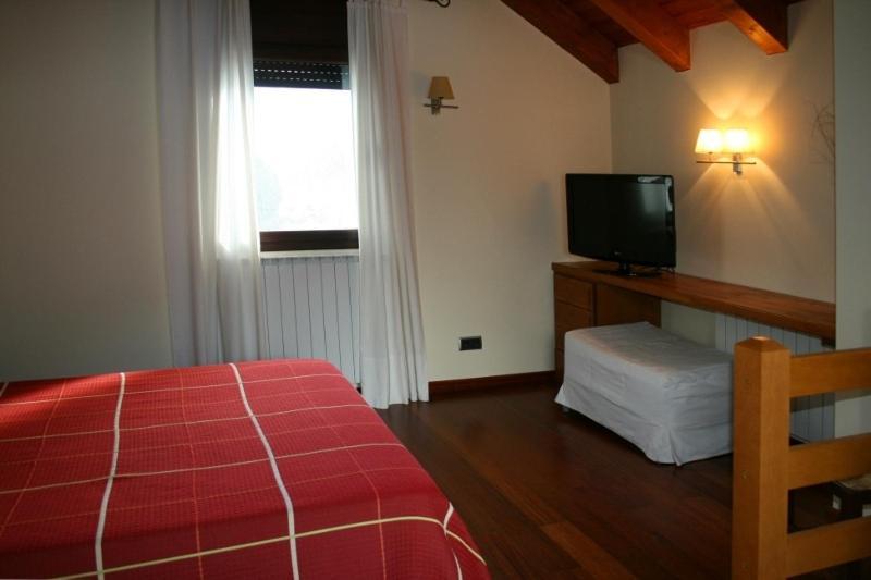 Apartamentos Les Picardes Espot Room photo