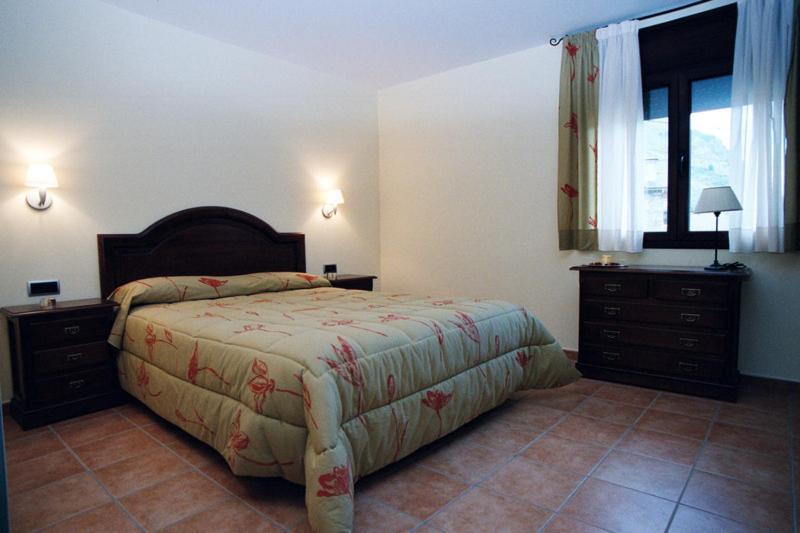 Apartamentos Les Picardes Espot Room photo